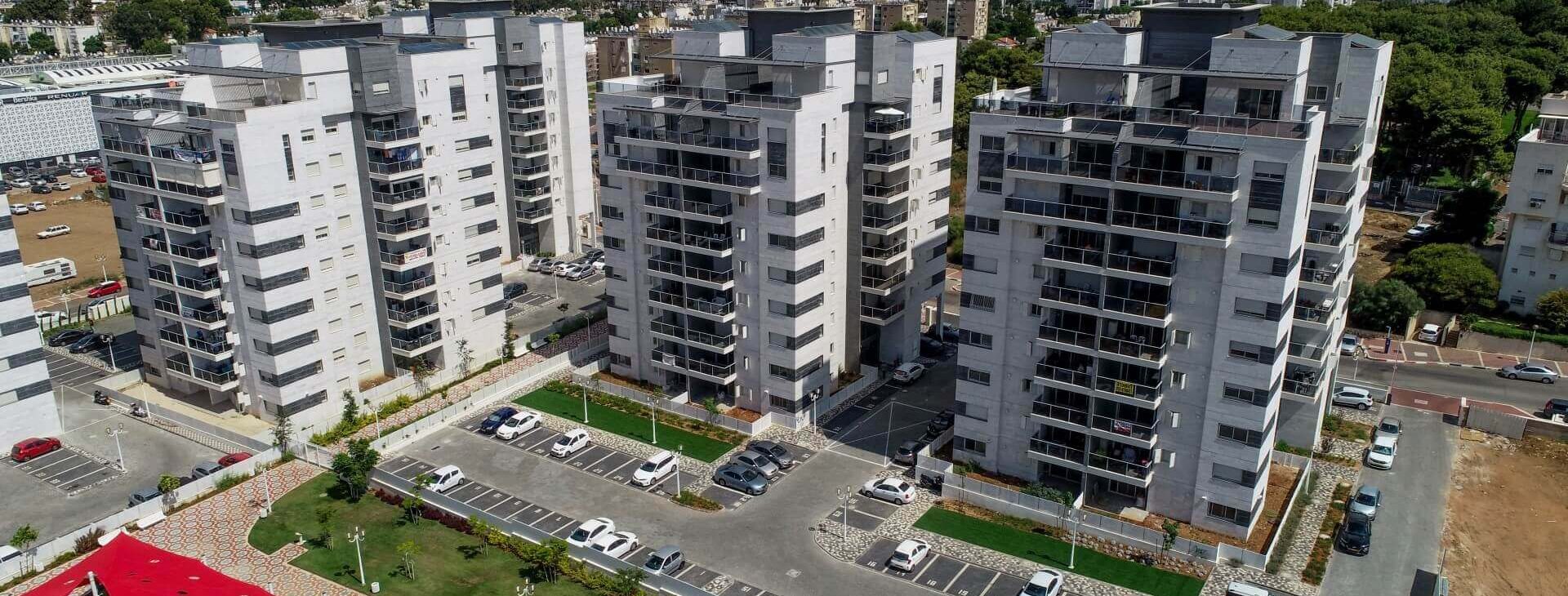 Photograph of buildings in the UNIK S project in Nahariya