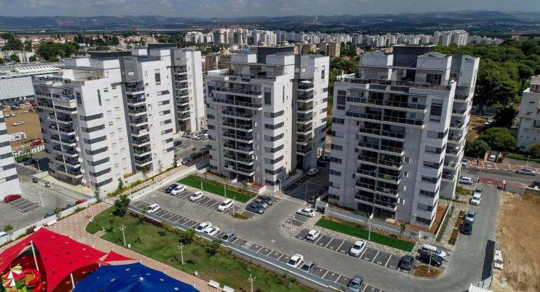 Photograph of buildings in the UNIK S project in Nahariya
