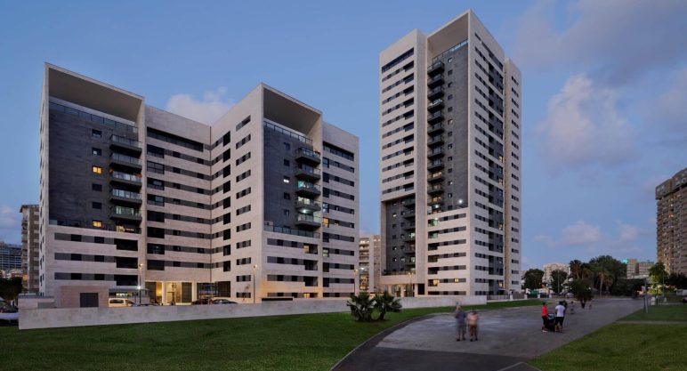 הדמייה של שני בניינים בפרויקט UNIK & MORE בחיפה