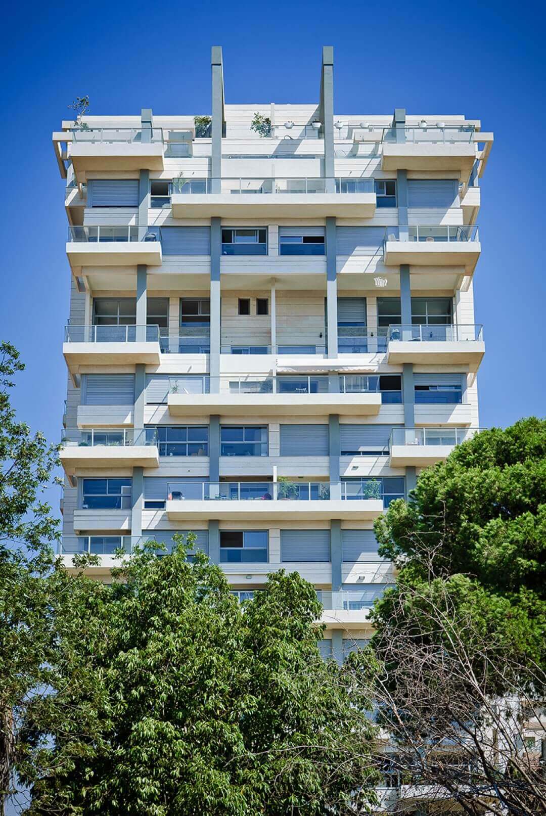 Photograph of a building from the Aviv project in Hamigdal - the tower in Herzliya