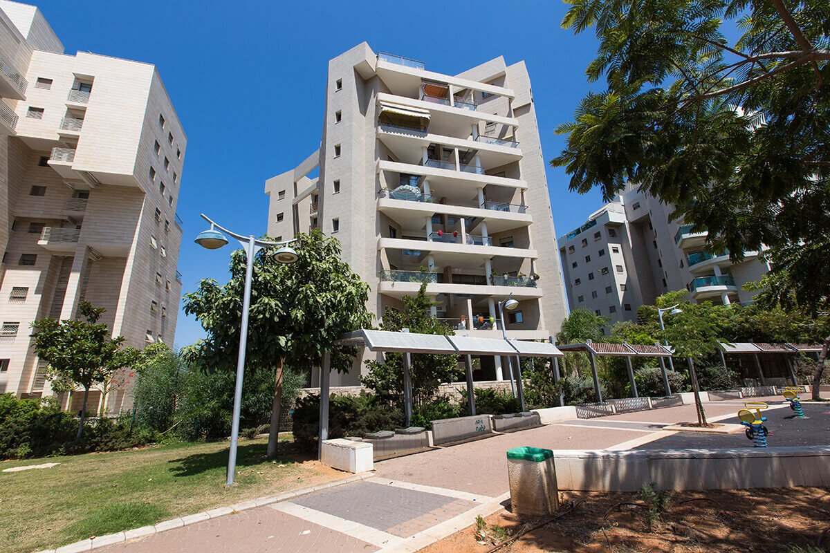 Photograph of a building from the Central Park project in Holon