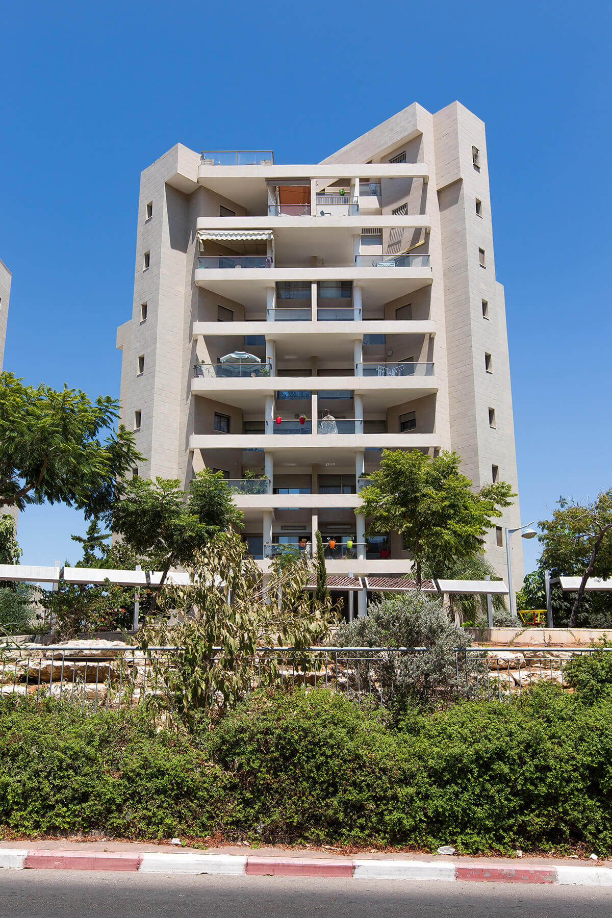 Photograph of a building from the Central Park project in Holon