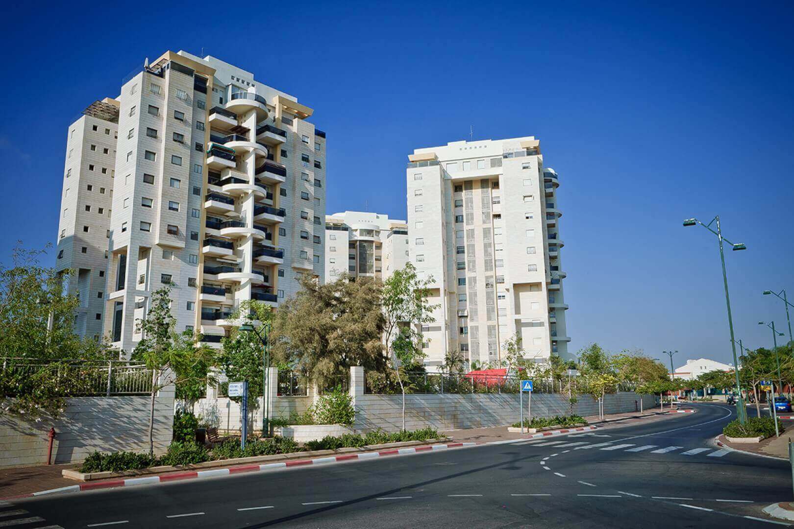 Photo of a building of the Kiryat Nobel laureate project in Rishon Lezion