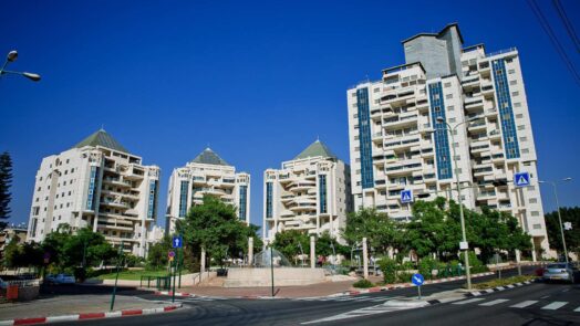 Photograph of buildings from the Marom Ganim project in Petah Tikva