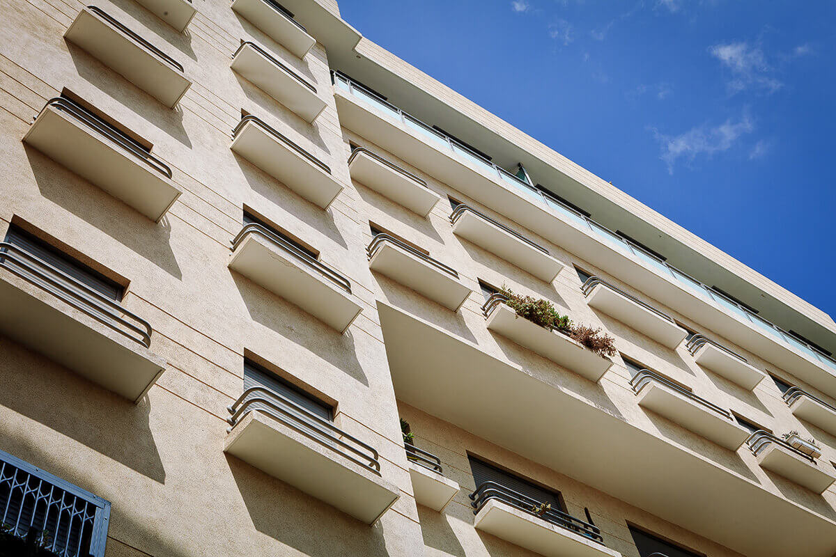 צילום חזית מרפסות של בניין מפרוייקט מלצ’ט שינקין בתל אביב
