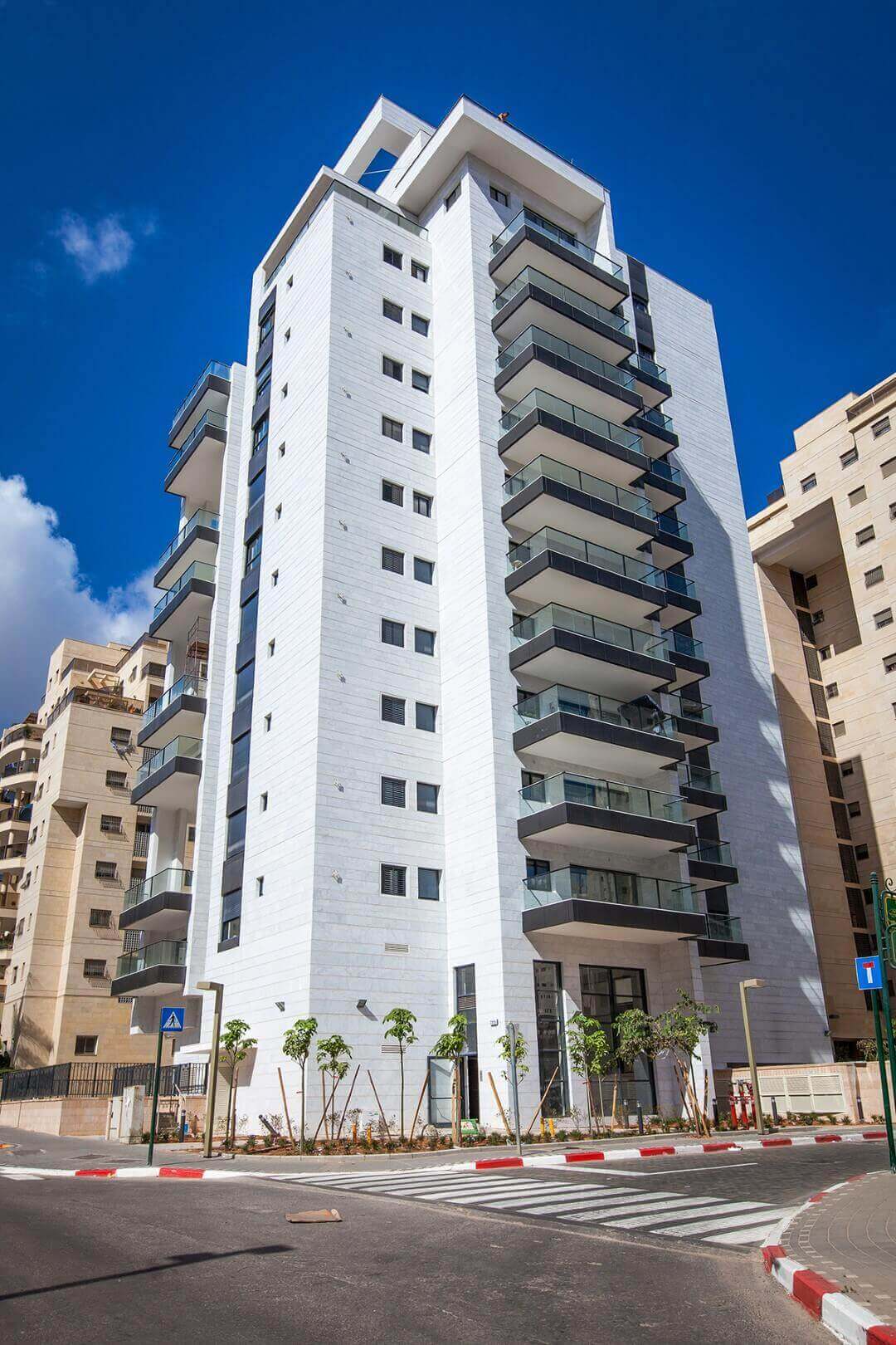 Photograph of a building from the UNIK BOUTIQUE project in Rishon Lezion