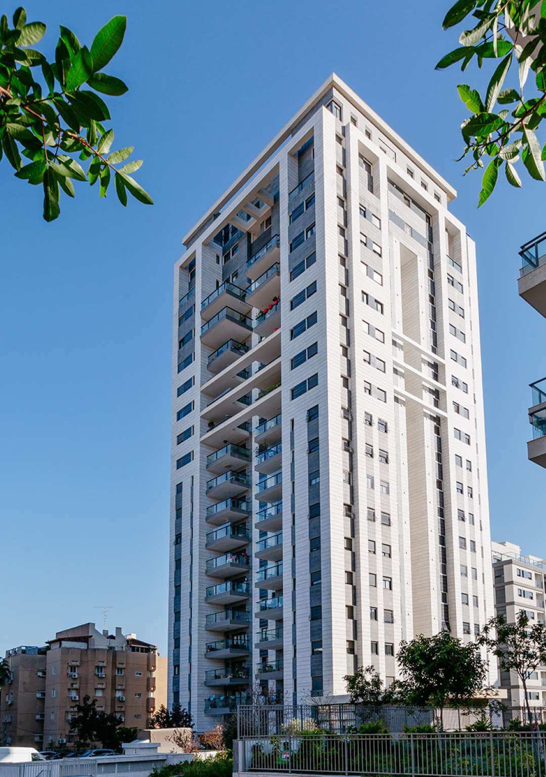Photograph of a residential building from the UNIK ALPHA project in Ramat Gan